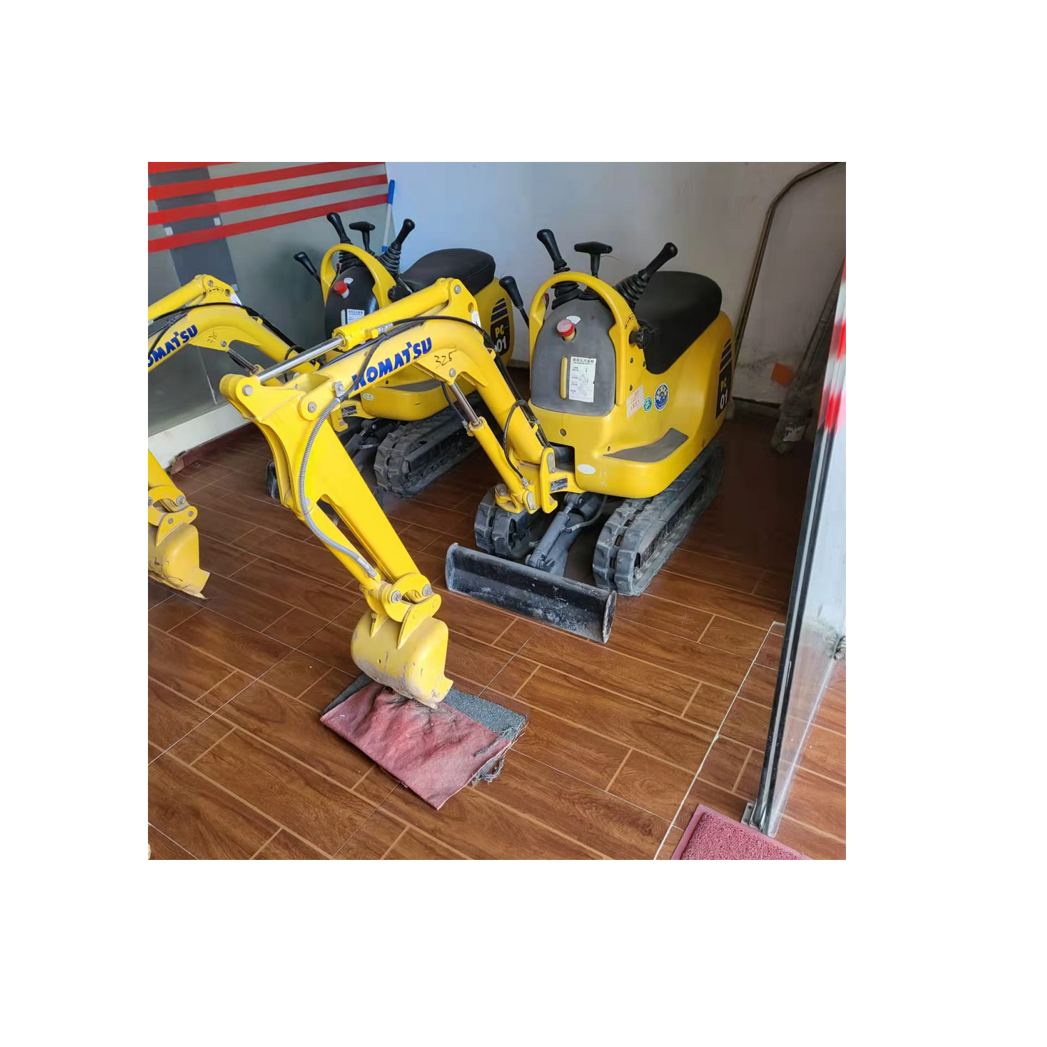 1 ton mini used excavator Komatsu brand pc01 for construction with good condition small excavator