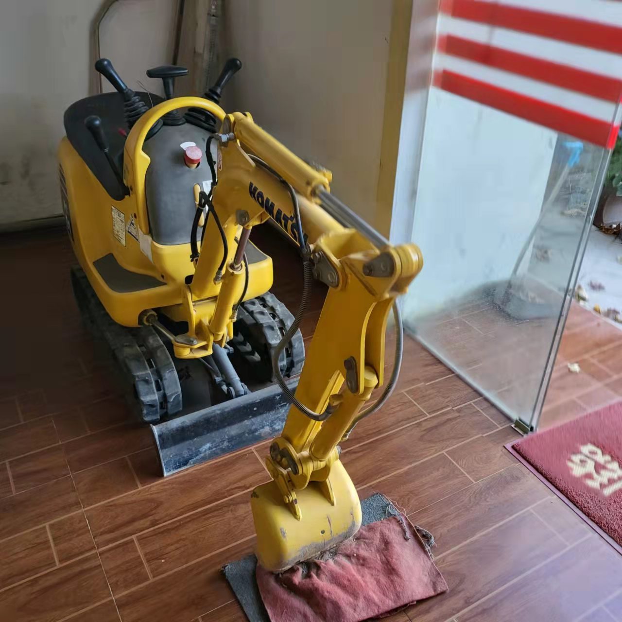 1 ton mini used excavator Komatsu brand pc01 for construction with good condition small excavator