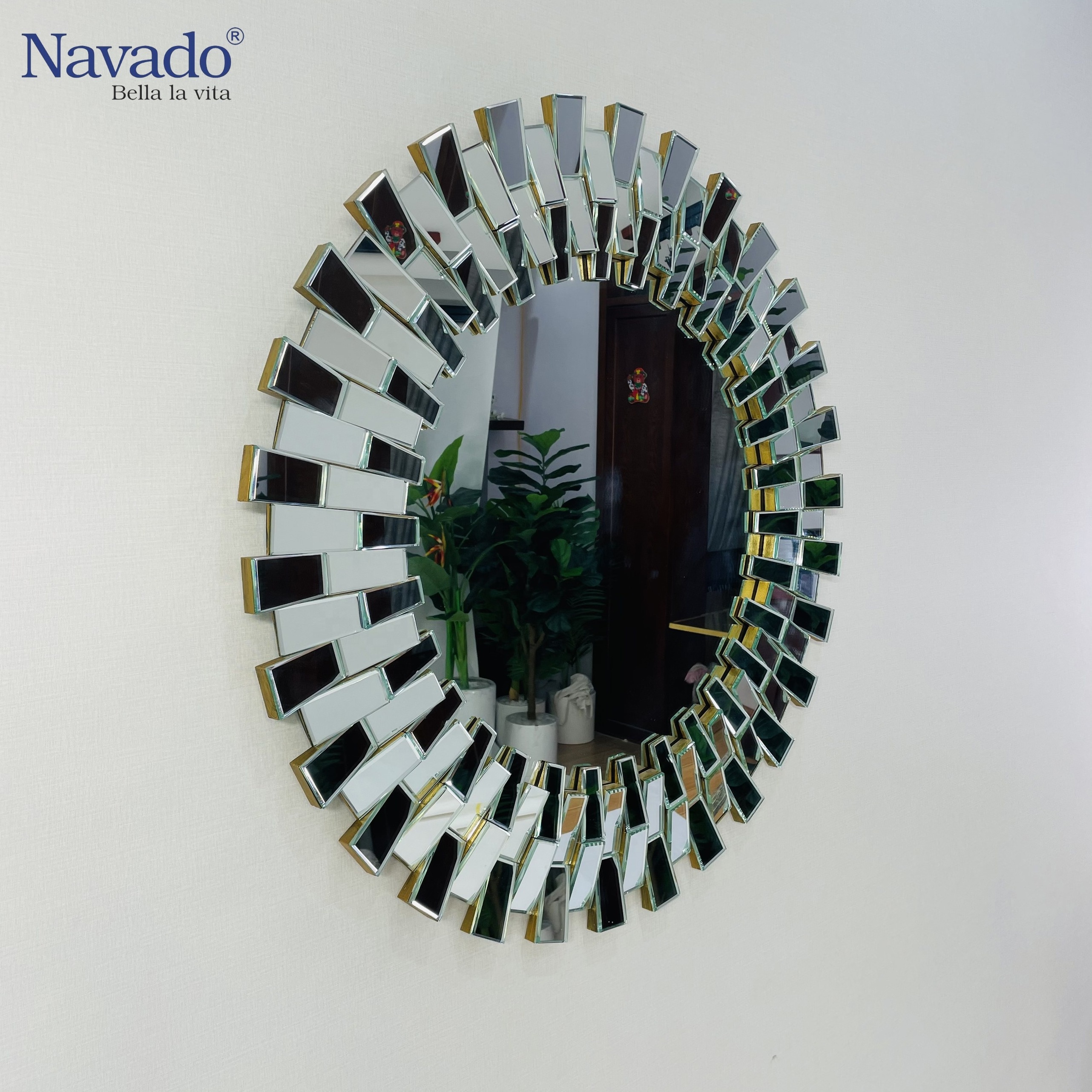 Factory Direct Wholesale 8-layer Silver Coated High Quality Glass Wall Mirror Designs Wall Mounted Makeup Mirror 80x80cm