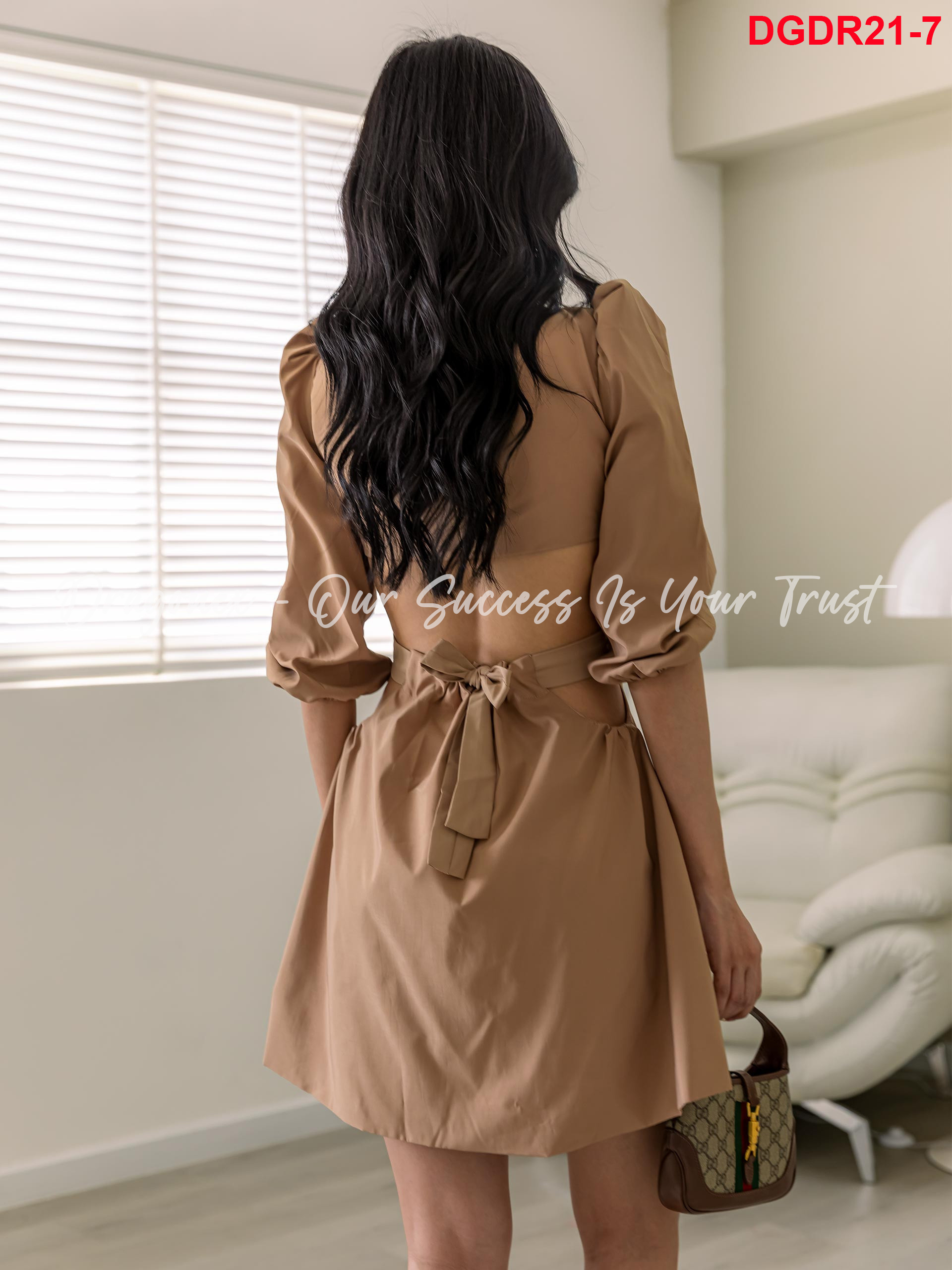 Short Dress Brown With Bow Tie At The Back And Long Flowing Sleeves Party Style For Very Pretty Girls Hot Sale 2024 Good Quality