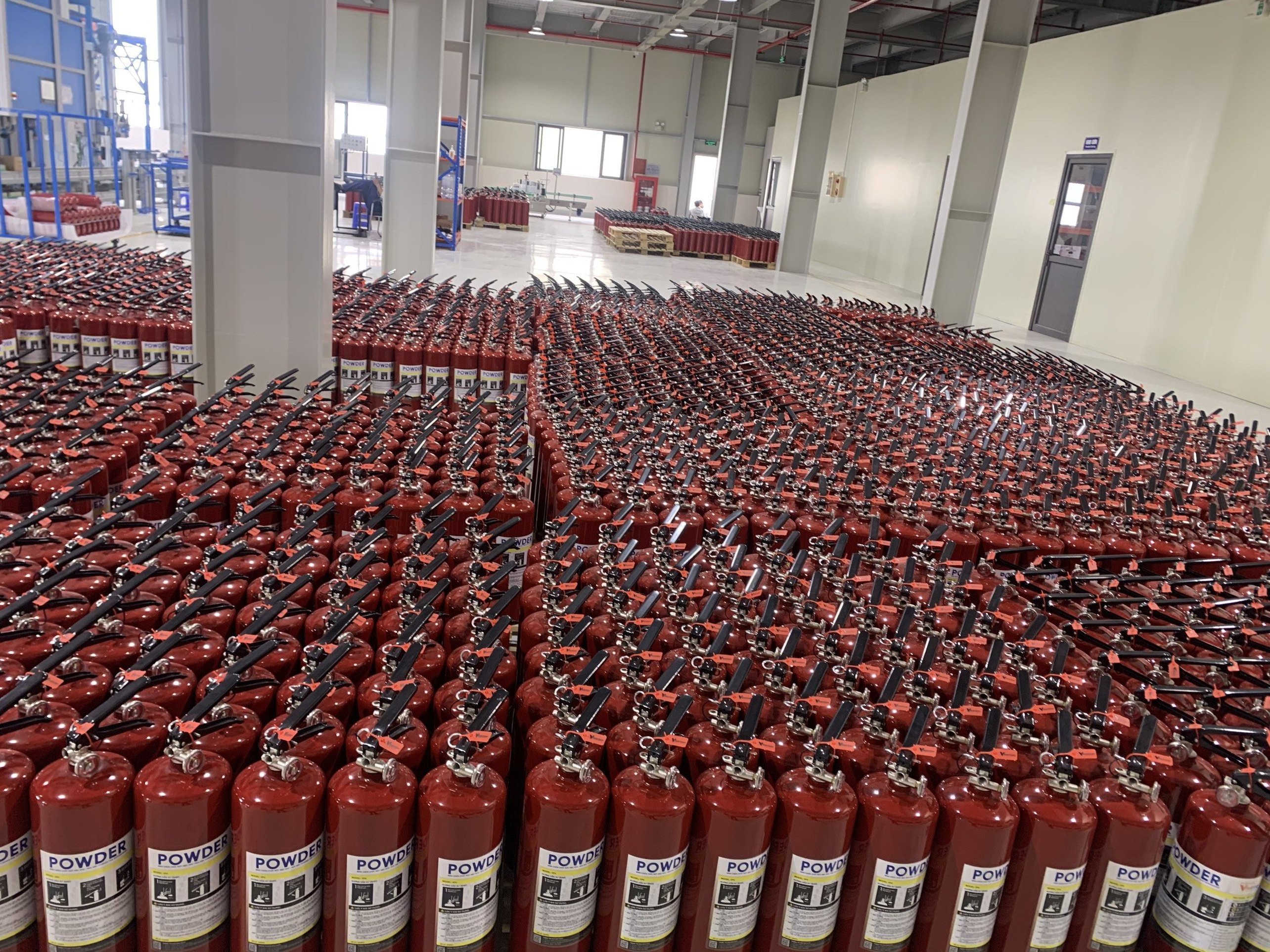 Fire extinguisher 4KG ABC Fire Extinguishing Powder Fire distinguish From Vinafoam Vietnam