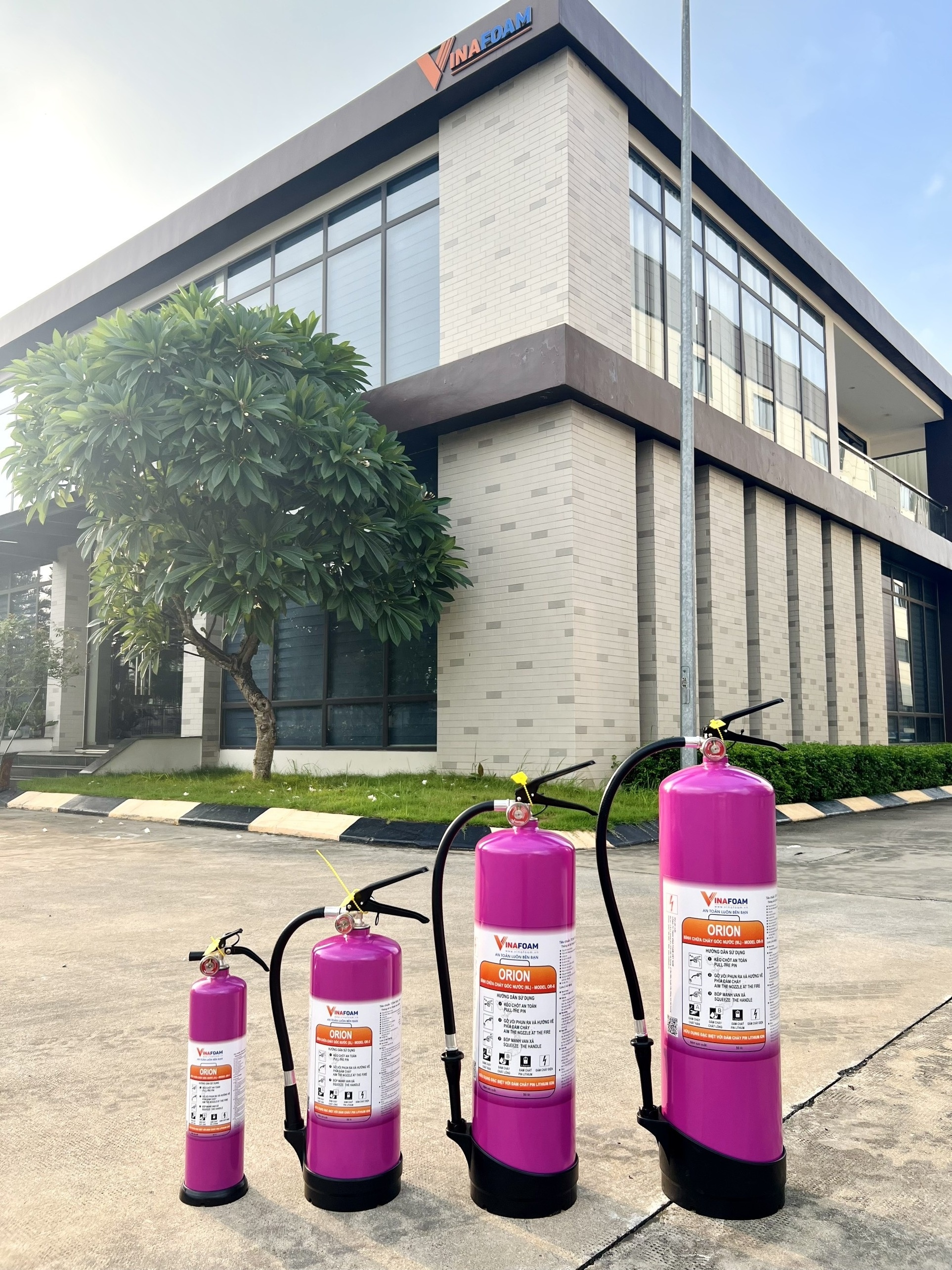 ORION 3 liter multi-purpose water-based fire extinguisher exclusively for Lithium battery fires and car fire