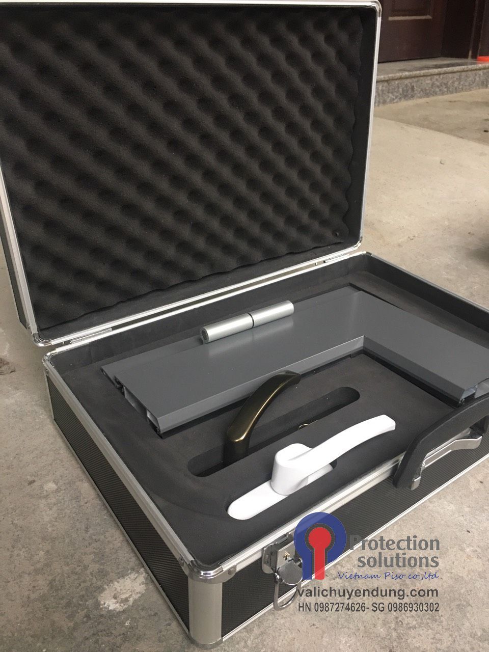 High Quality Custom Aluminum case and Padding Foam Insert for Accessories carry Tool Storage Brief Case