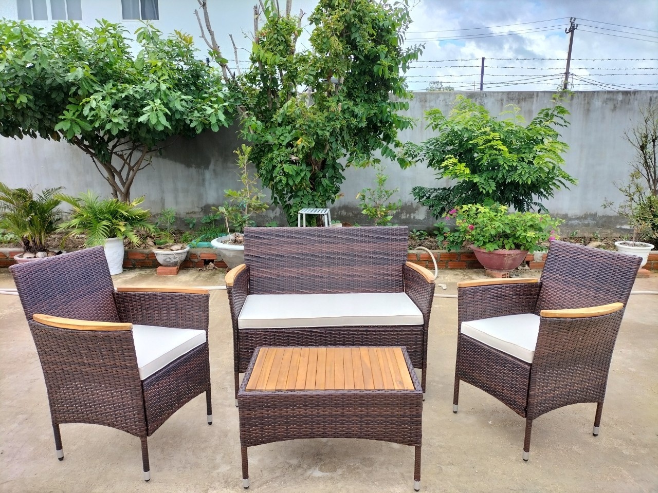 Hot trend sofa set, PE brown rattan, steel powder coating frame, acacia table top, Teak look oil finishing surface.