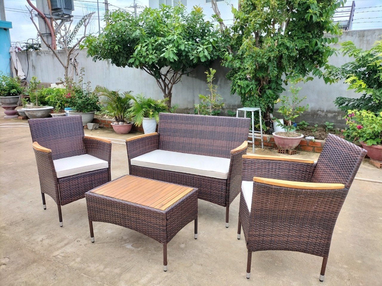 Hot trend sofa set, PE brown rattan, steel powder coating frame, acacia table top, Teak look oil finishing surface.