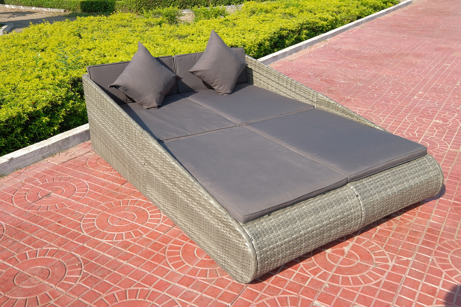 100% Eco-friendly  Sunbed Sofa With Size 200x142x59cm Made By Rattan For Indoor/ Outdoor Furniture