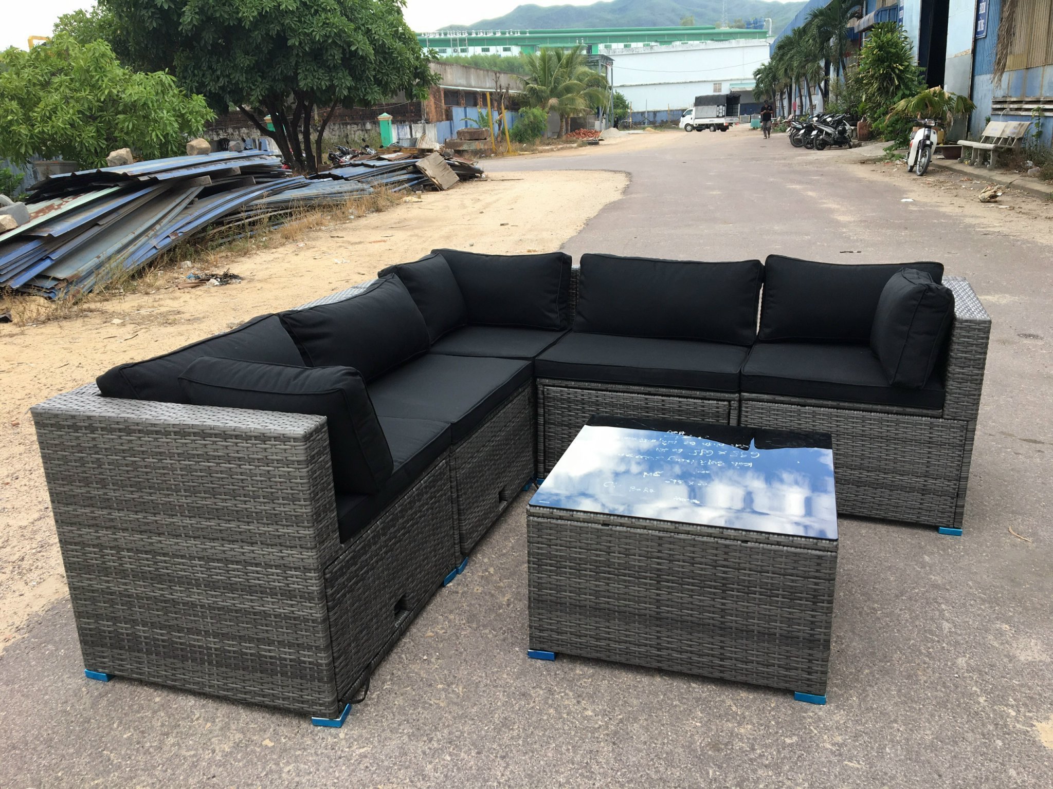 All-weather Wicker Set Luxury Design Medium Lounge Set Of 5 Seaters Outdoor Conversation Sofa