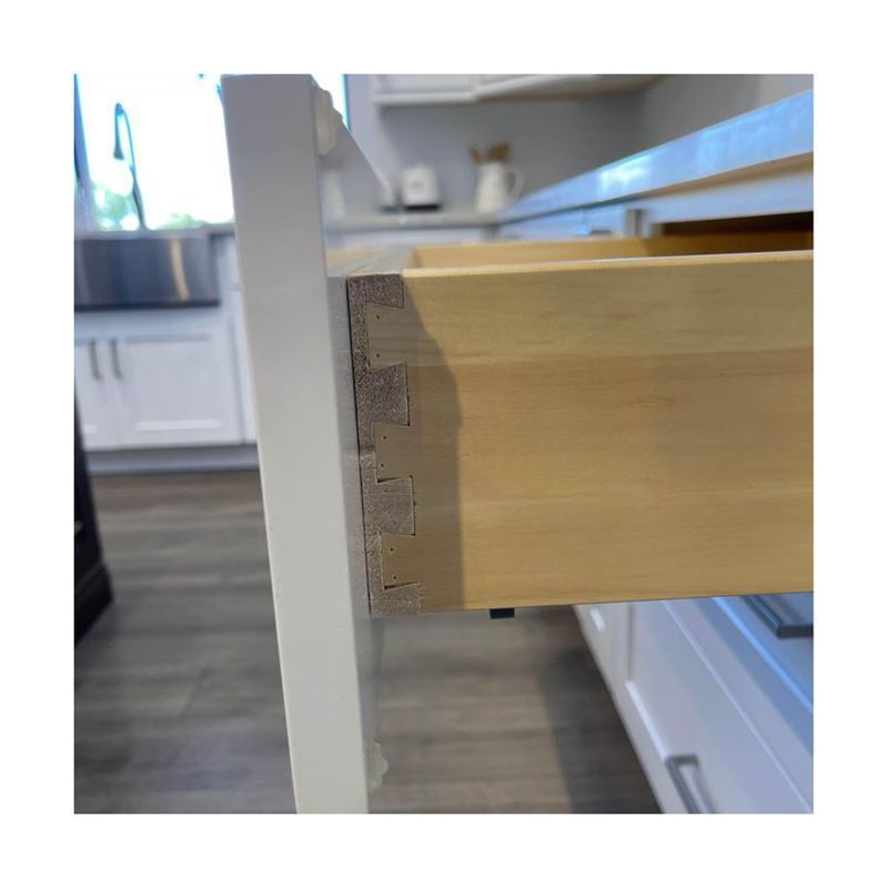 Eco-Friendly Flat Pack Furniture Pull Out Pantry MFC Ready To Assemble White shaker Kitchen Cabinets