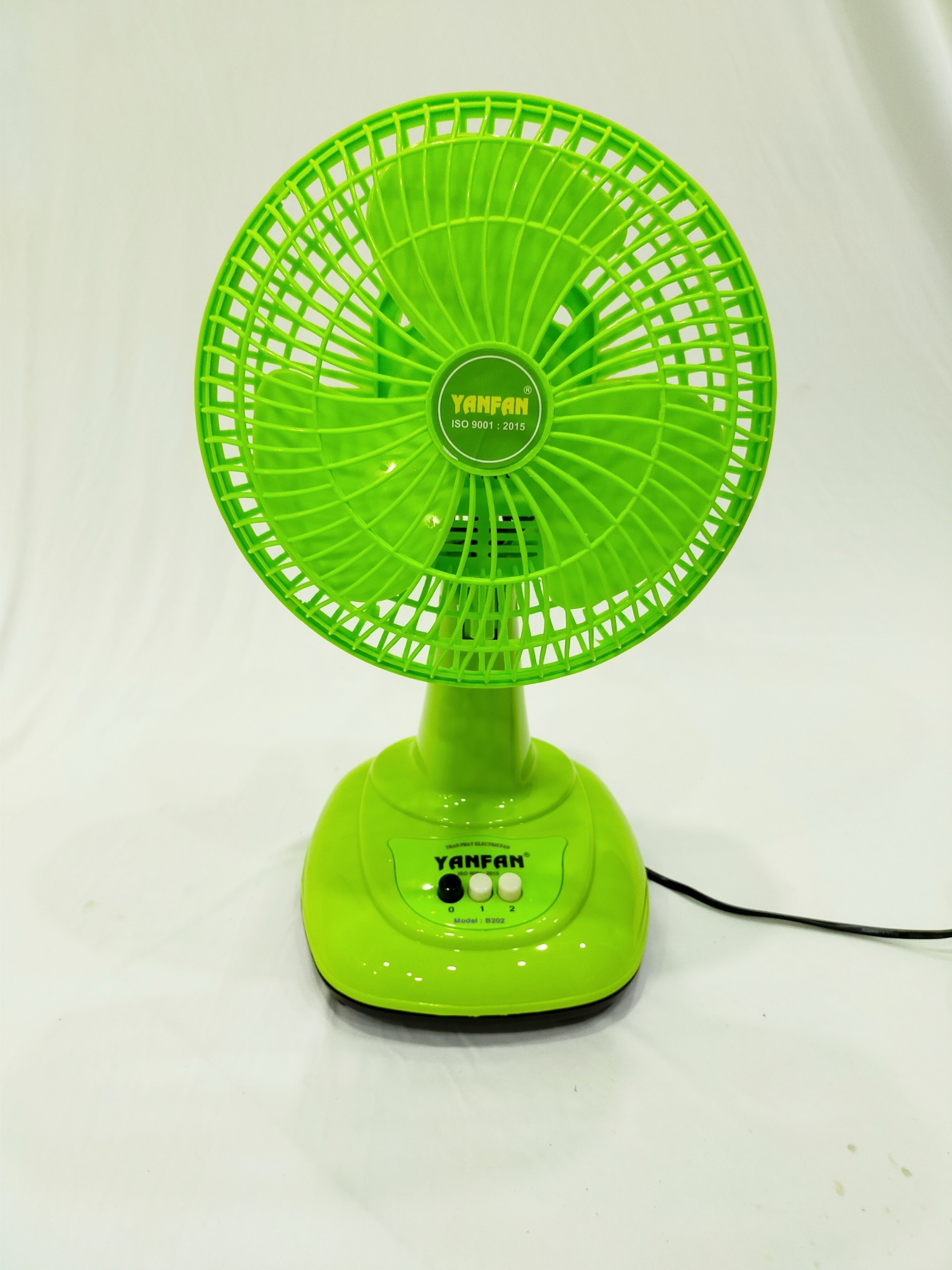 Commercial Simple Desgin Plastic 9 Inch Yanfan Mini Desk Fan B202 Air Cooler Portable Table Fan Electric Fan