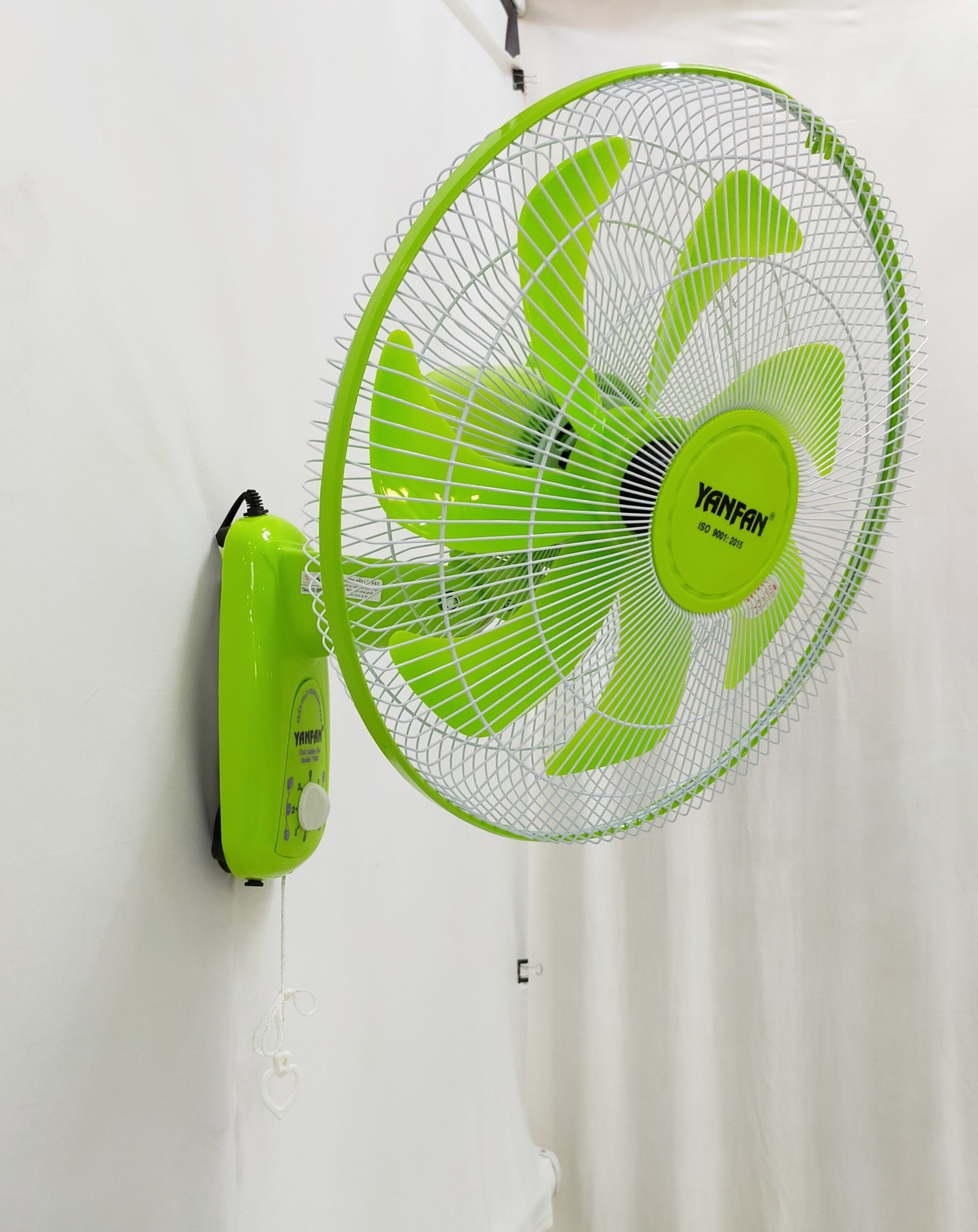 Vietnam Manufacturer Hot selling 16 inch Yanfan 1-Wire Wall Fan T402 electric ceiling fan home appliances air purifier