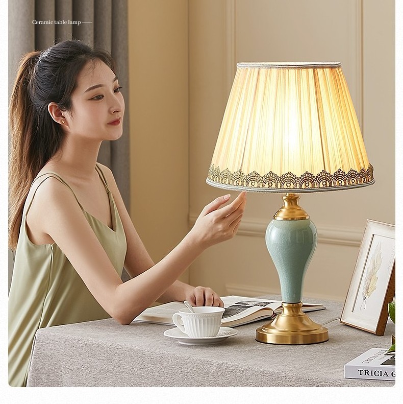 super popular hot selling green ceramic table lamp and modern LED Restaurant Light