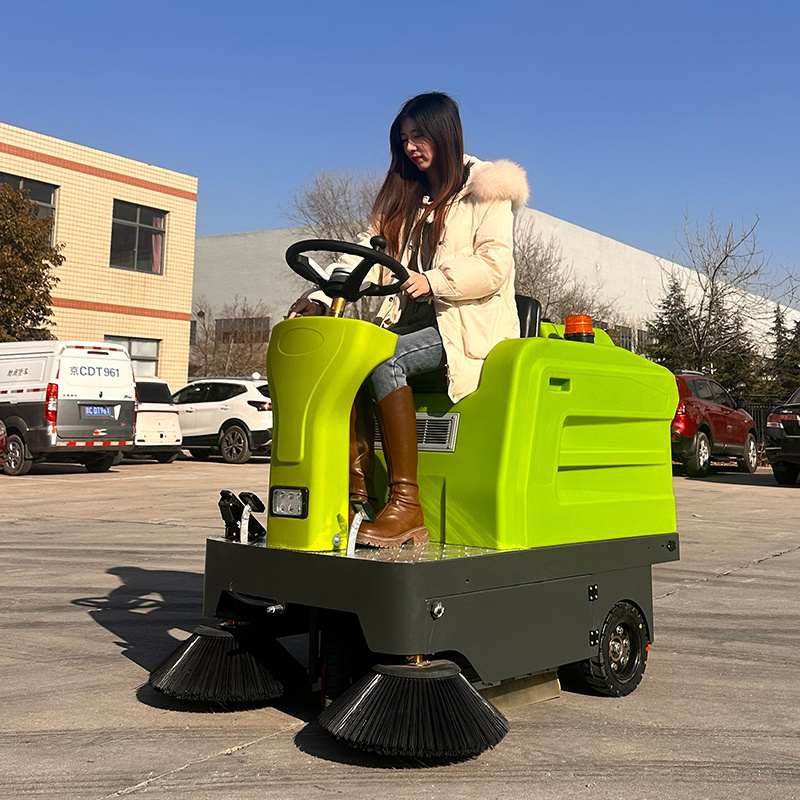 Small Road Sweeper with Super BatteryCommunity Factory Multi-functional Driving Street Sweeper