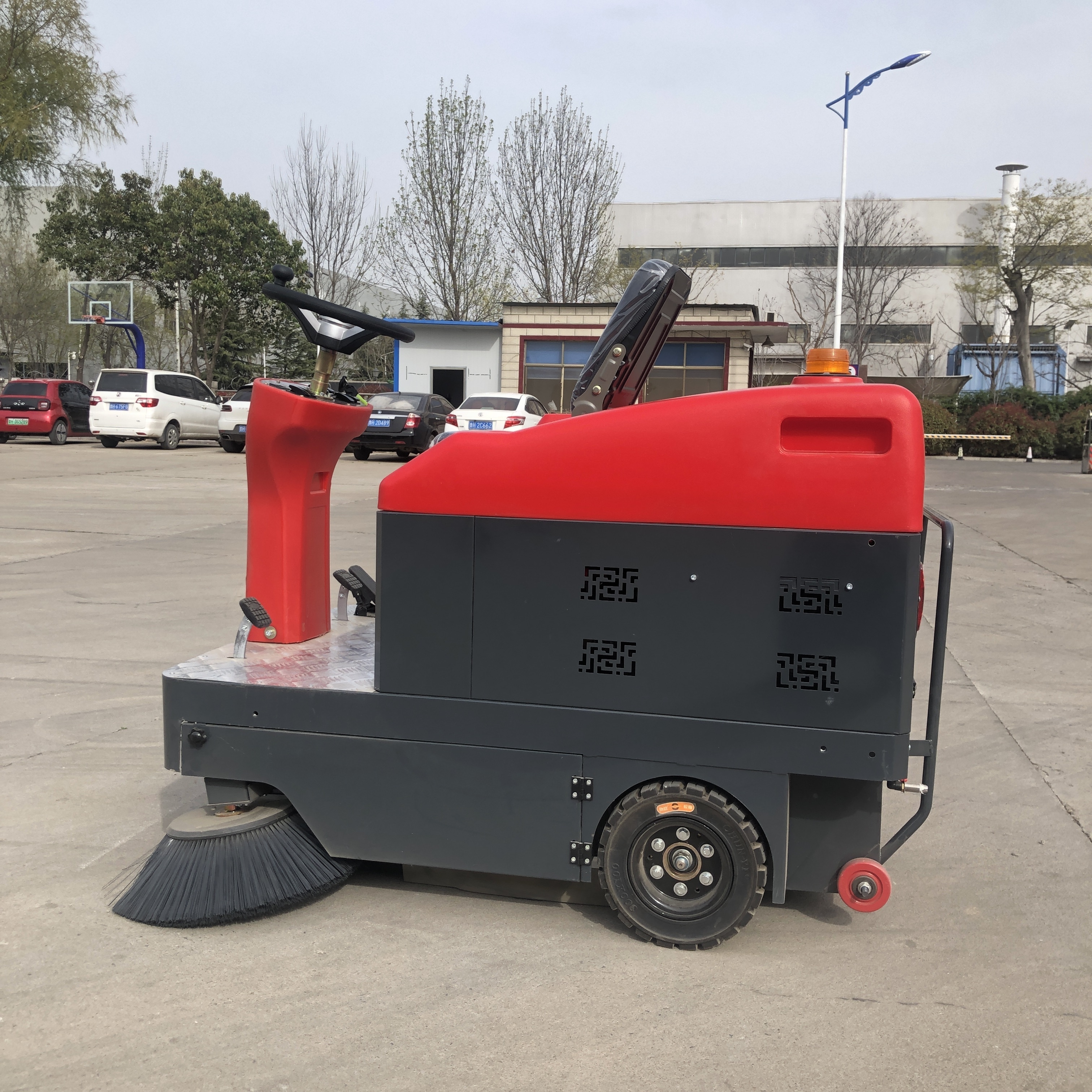 Small electric street sweeper high power environmentally friendly low noise road sweeper