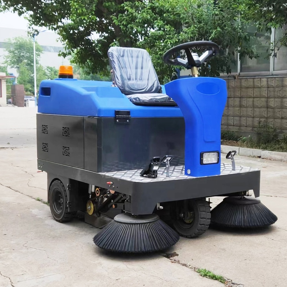 China Factory Wholesale High Quality Street Sweeper Industrial Ride On Electric Road Sweeper Cleaning Vehicle