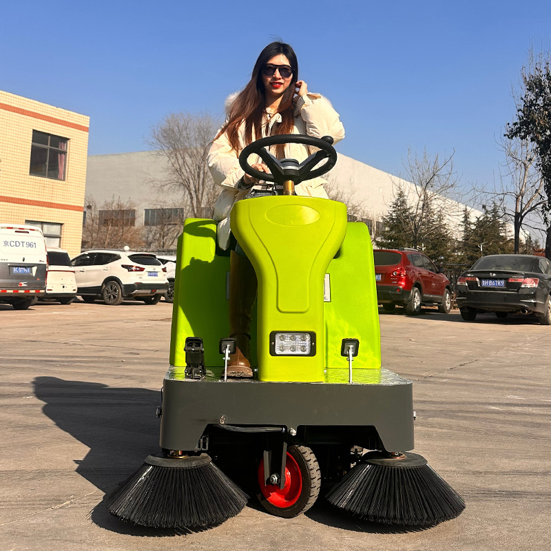 Small Road Sweeper with Super BatteryCommunity Factory Multi-functional Driving Street Sweeper