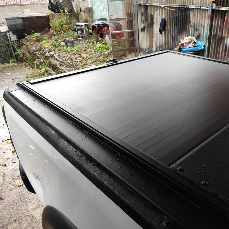 Pickup Waterproof  Manual Truck Bed Tonneau Cover Roller Lid Retractable Hard Cover for Chevrolet Colorado Black