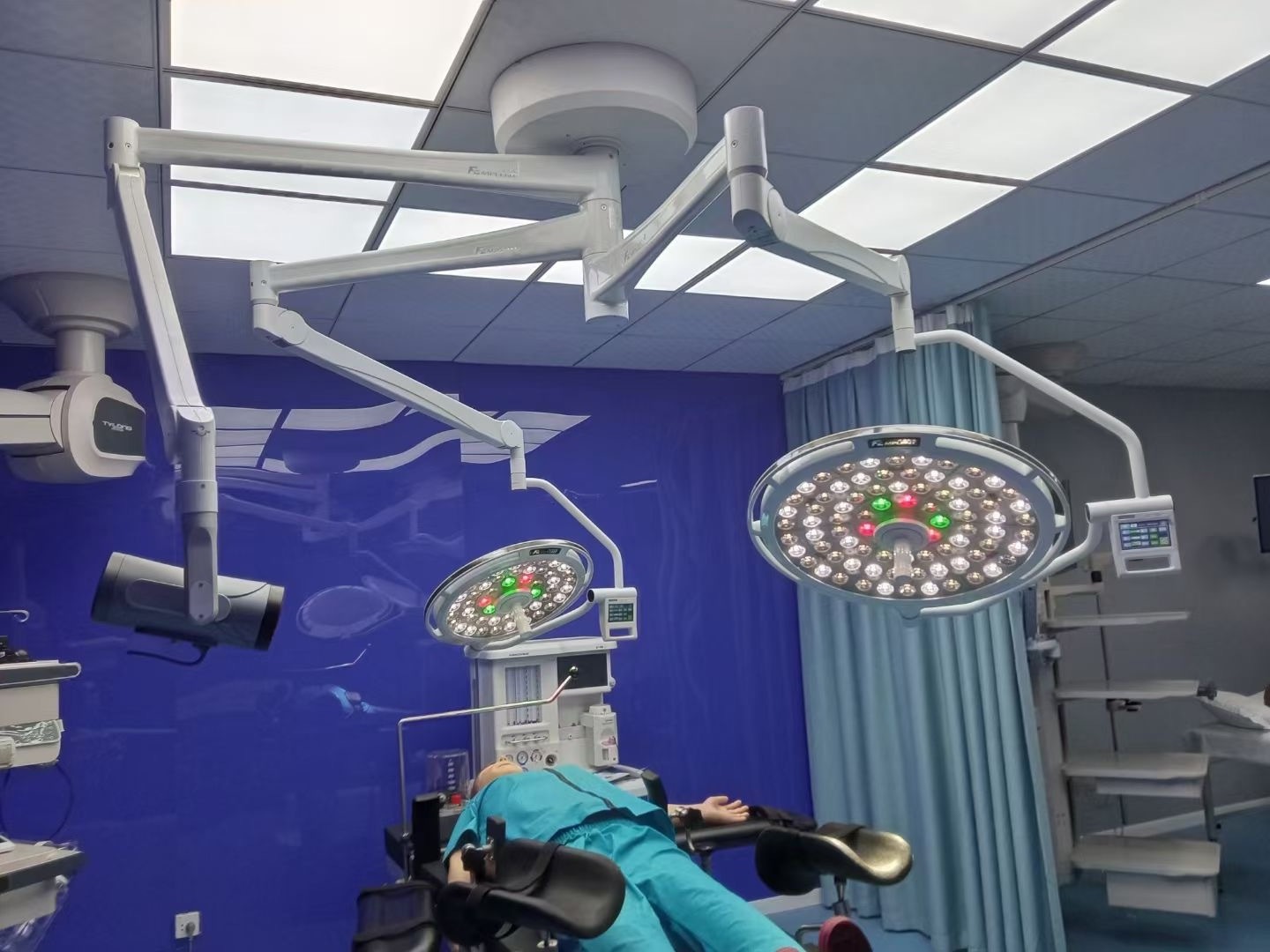 Operation Lighting Surgical Led Operating Lamp Battery Room Theater  Operated With Timer Battery Light With Timer