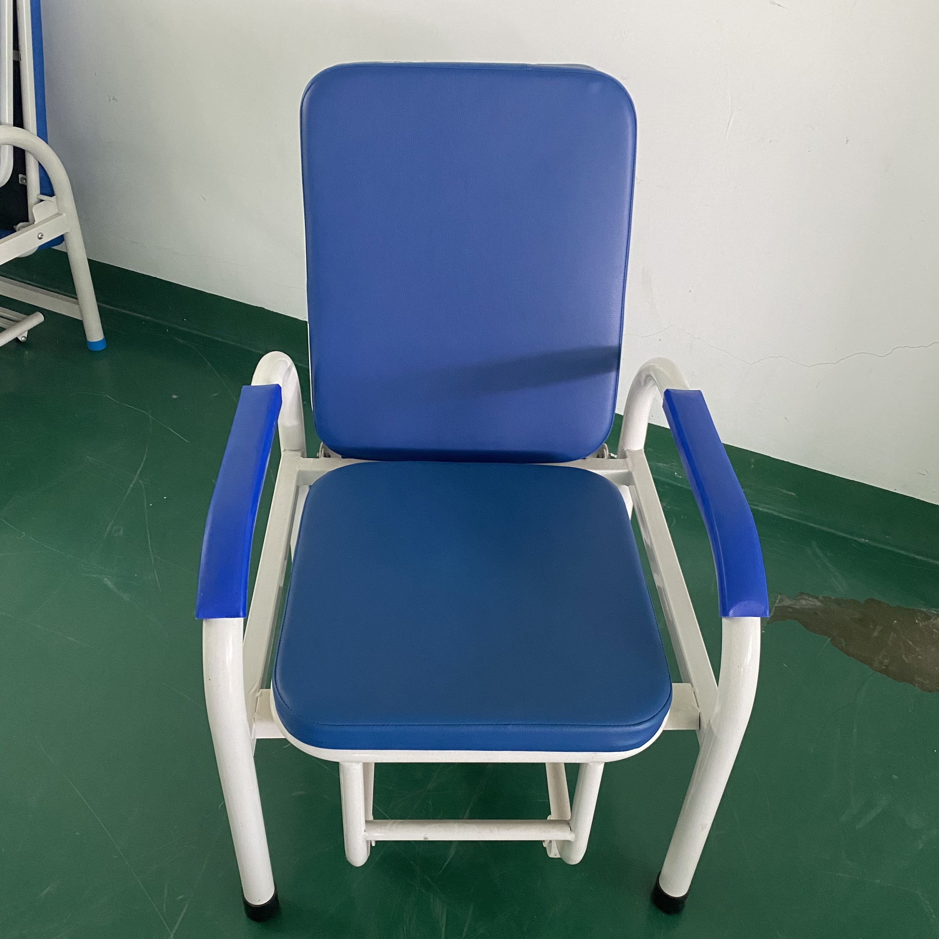 FJ-9 Hospital Patient Chair Hot Sale Hospital Furniture Medical Equipment Convertible Foldable Patient Accompany Widen Bed Chair