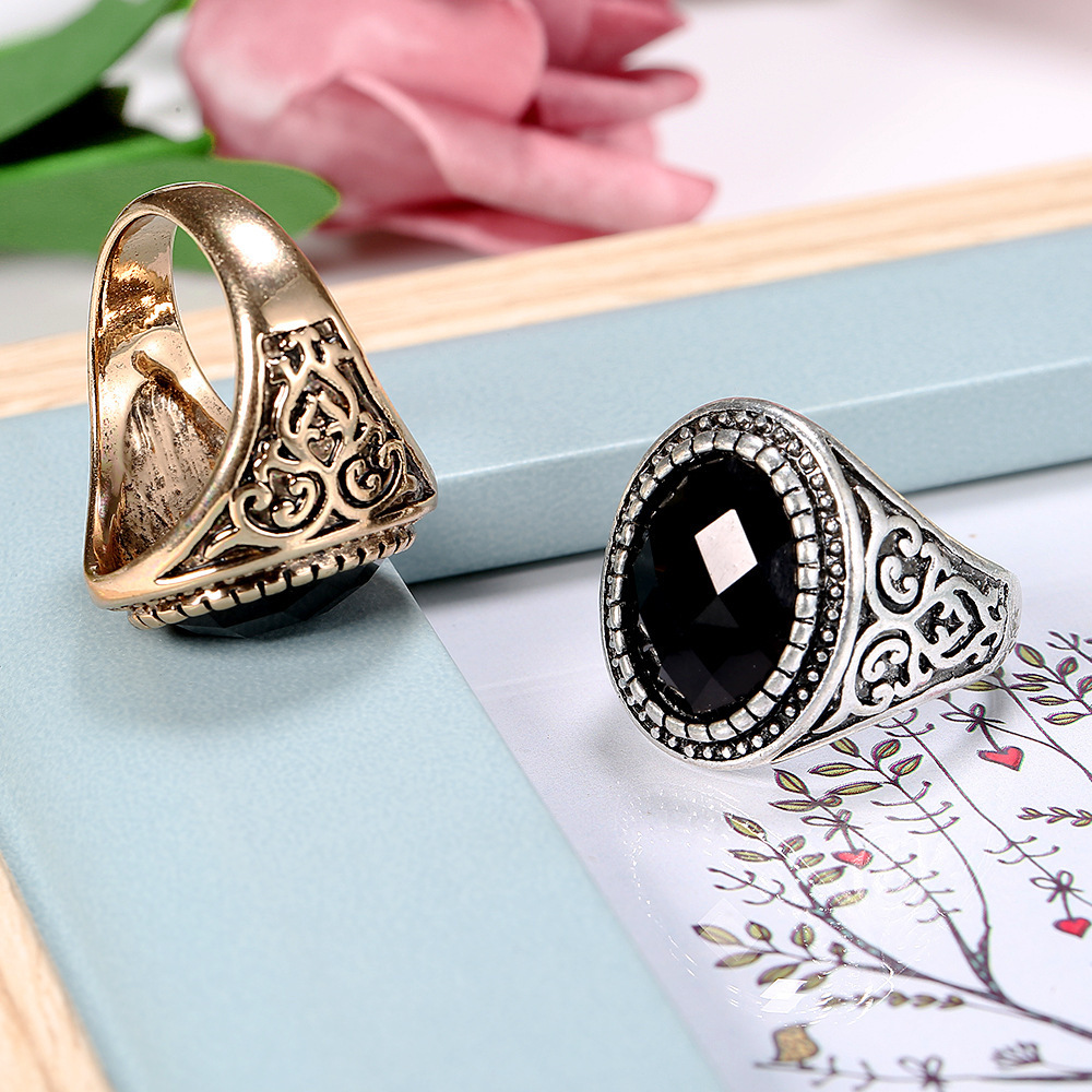 VRIUA Luxury Big Crystal Rings For Women Vintage Black Resin Punk Gothic Ring Silver Wedding Accessories Fashion Women Jewelry