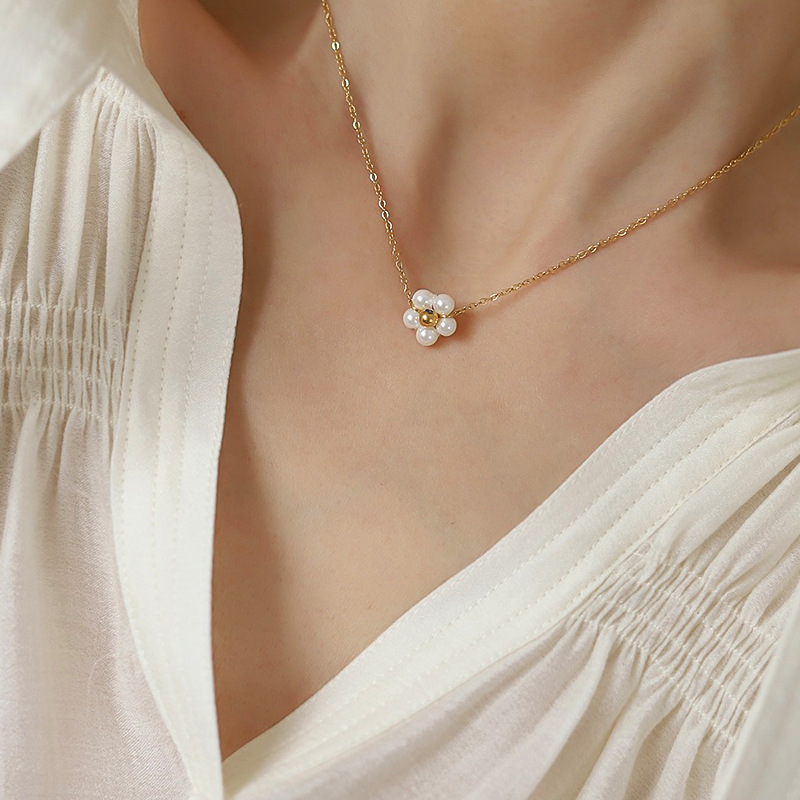 NUORO Stainless Steel 18K Gold Plated Bead Pearl Flower Necklace Handmade Handmade Shell Flower Charm Choker Necklace