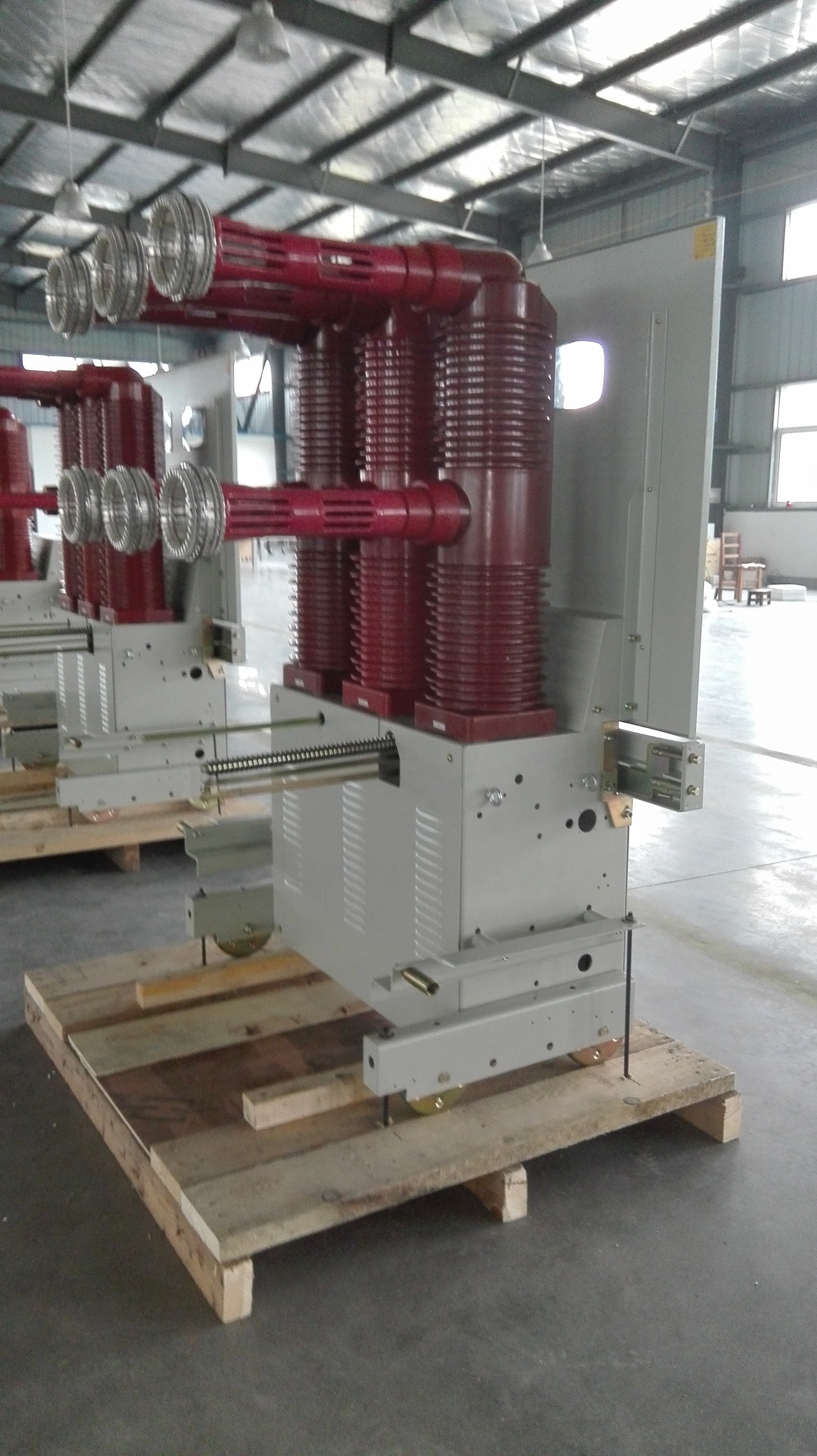 Vacuum circuit breaker 33Kv/35Kv/40.5KV Solid-closure structure