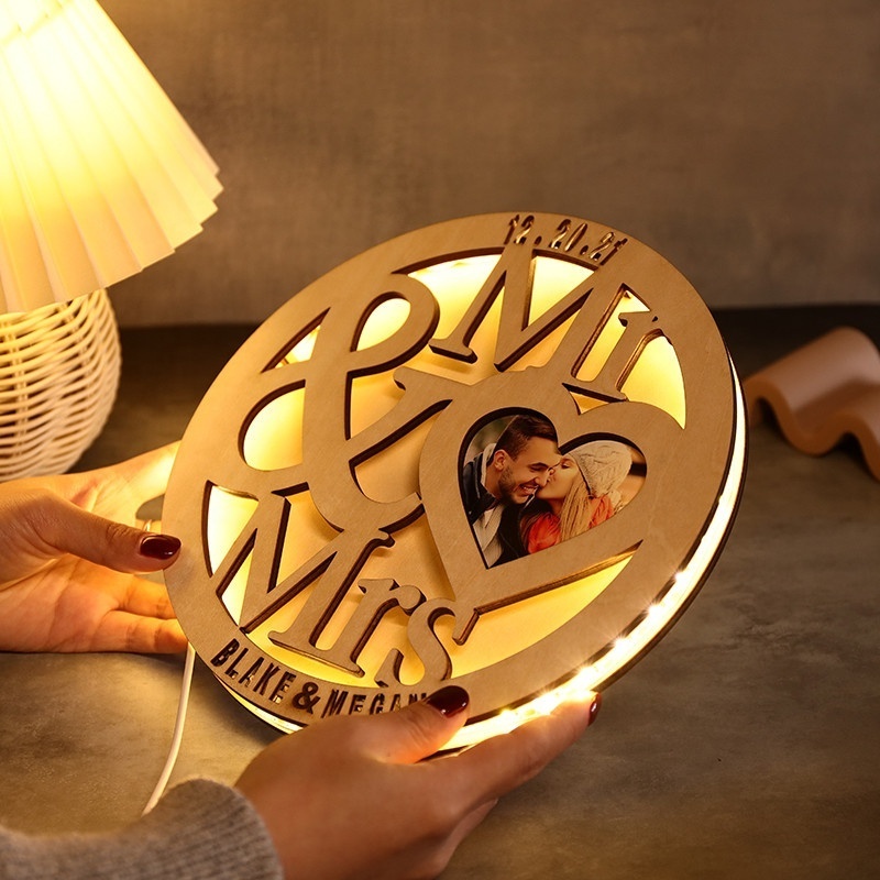 Wooden LED table lamp for bedroom with simple engraving  photo frame for wedding room decoration gift for lover and wife