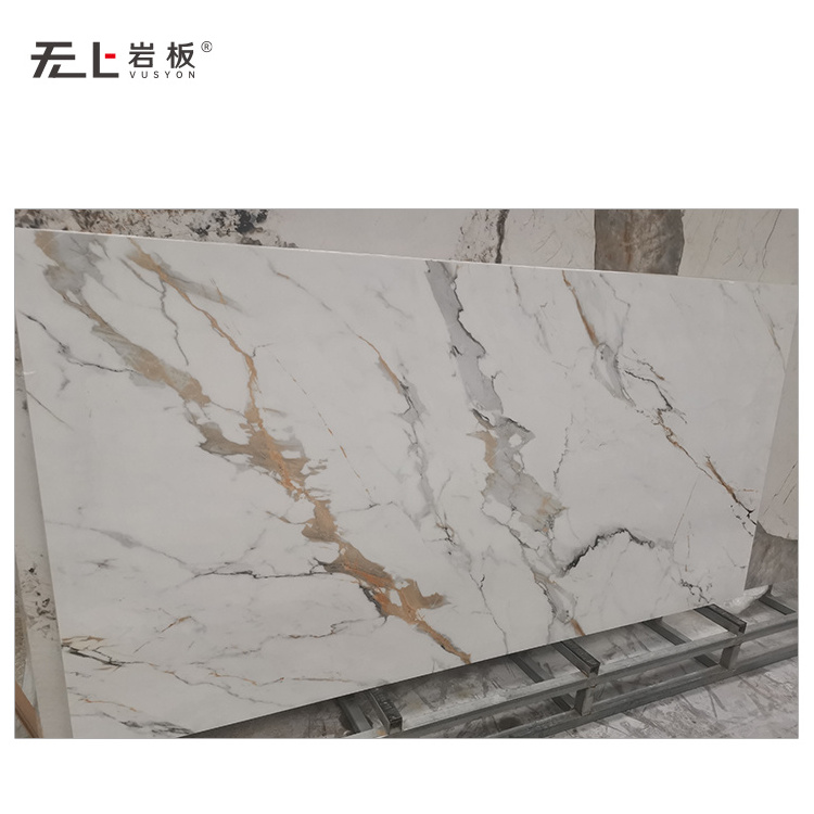 Foshan Artificial Quartz Calacatta Luxe Gold Color Tile Slab Feature Dining Room Wall Cladding