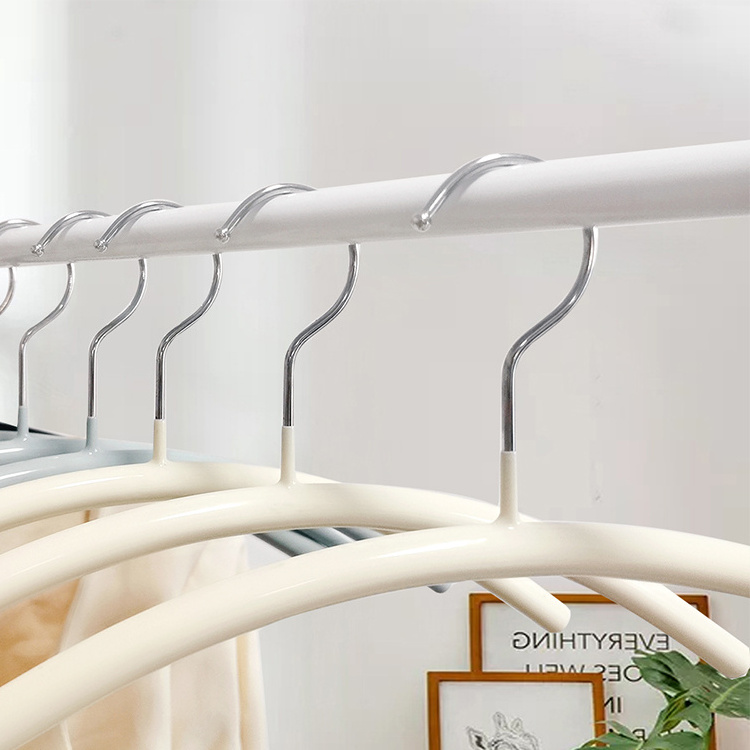 Wholesale Solid  Durable PVC Metal Clothes Hanger with Non-Slip Hooks round Single Tier for Wardrobe & Bathroom Use