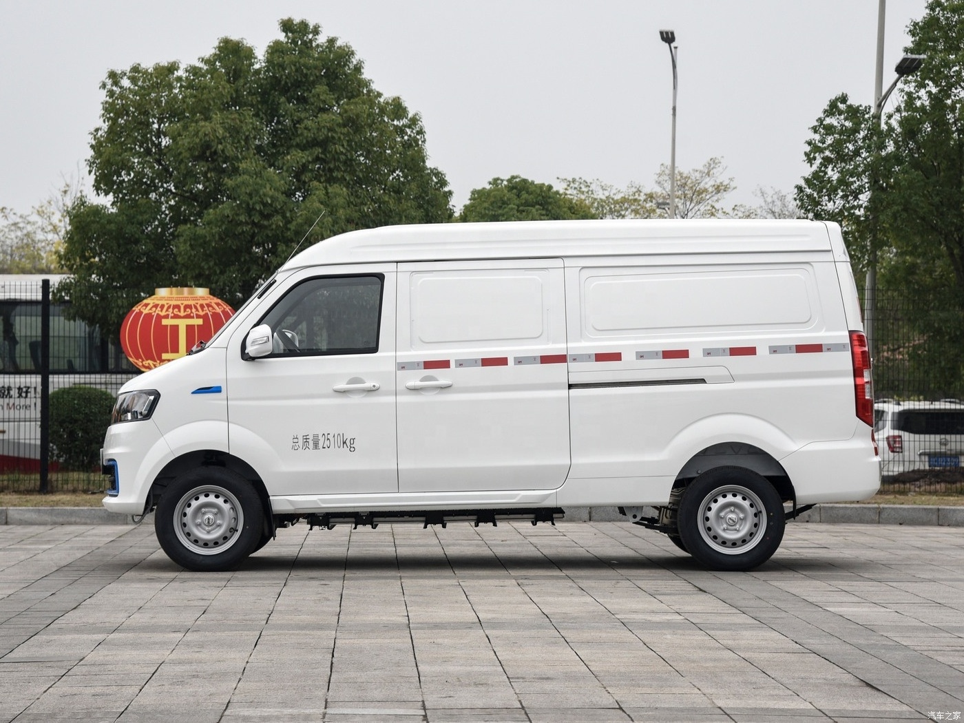 Luxury 7-Seat New Energy Vehicle EV Van  2,8 ,9,11 Seats Optional Right Hand Drive Car