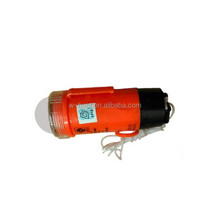 The factory provides orange SOLAS standard strobe rescue lights and water emergency rescue lights