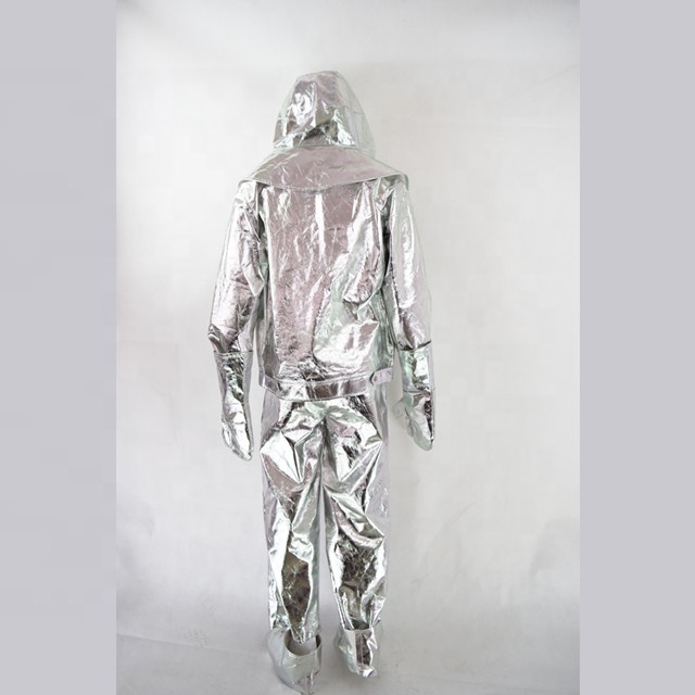 OEM aluminum foil insulation suit GB standard, customizable style fire protection suit