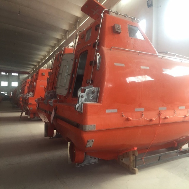 The factory produces CCS certified open lifeboats with fiberglass hull and customized boat racks