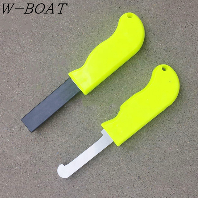 The factory produces underwater foreign object cutting knives, equipped with rubber handles