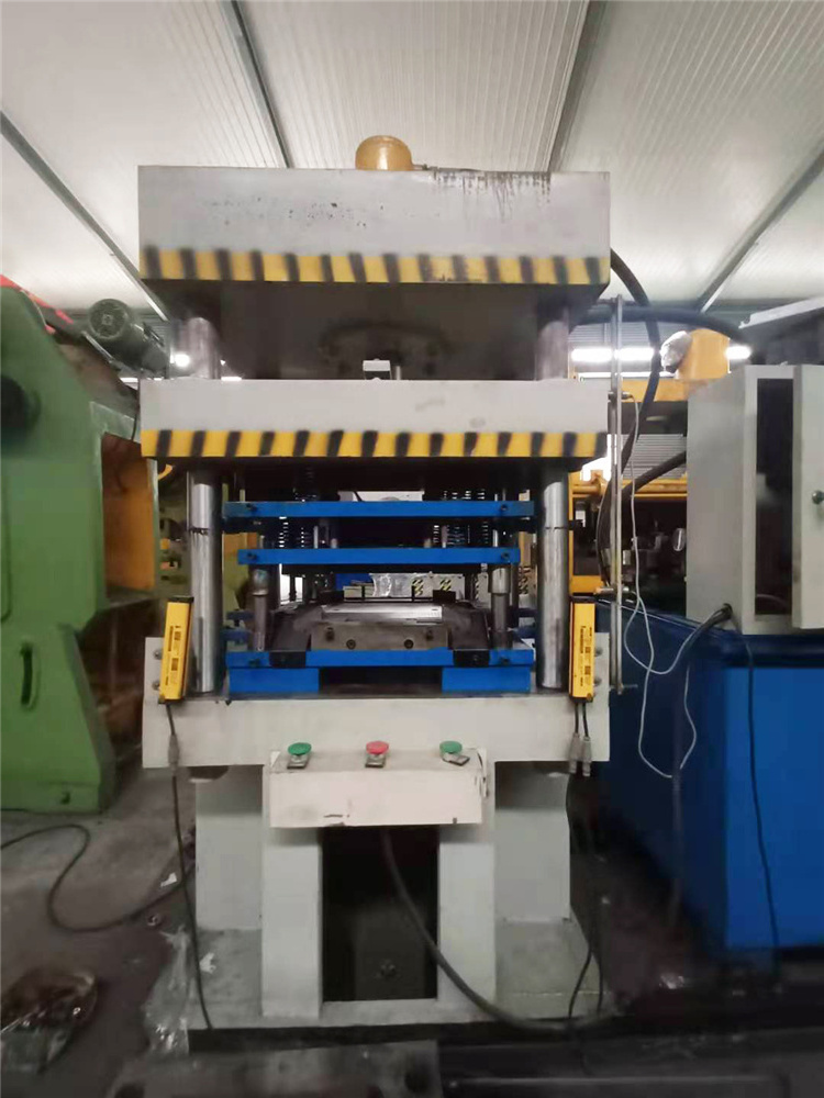 3D wall panel making machine hydraulic press advertising gusset plate roll forming machine