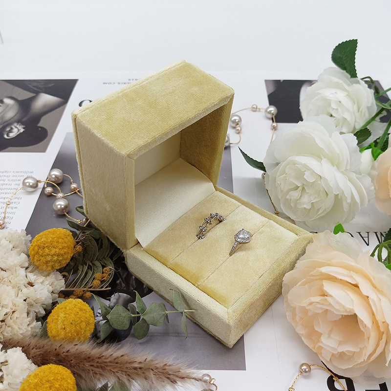 Custom Logo Yellow Suede Jewelry Packing And Luxury Velvet Ring Box