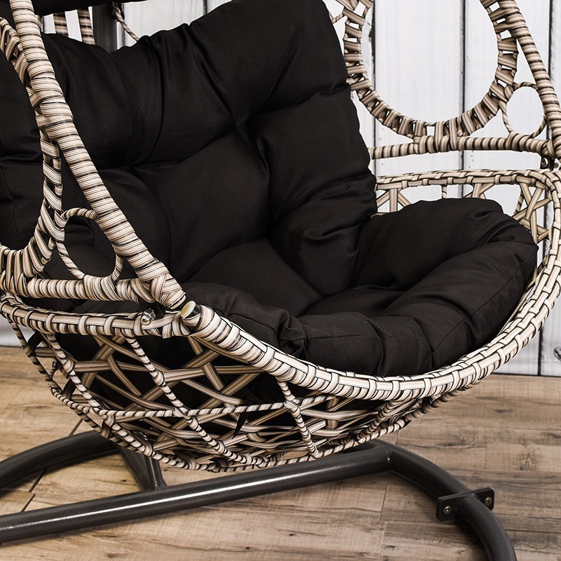 PE rattan /wicker round hanging Egg swing chair with cushion