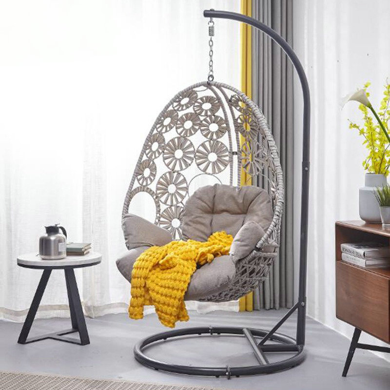 PE rattan /wicker round hanging Egg swing chair with cushion