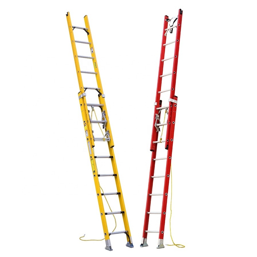 High Strength Insulation Portable Lightweight Retractable Extension Fiberglass Ladder with swiveling shoes and v-rung