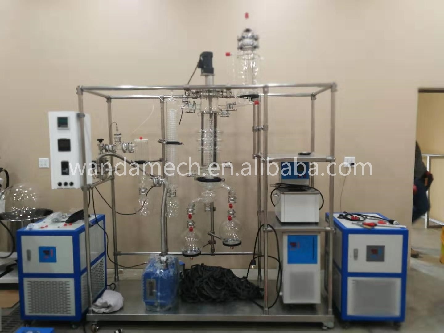 Laboratory Glassware Distillation Apparatus Plant Herb Oil Alcohol Extracting Wiped Film Molecular Distillation Equipment