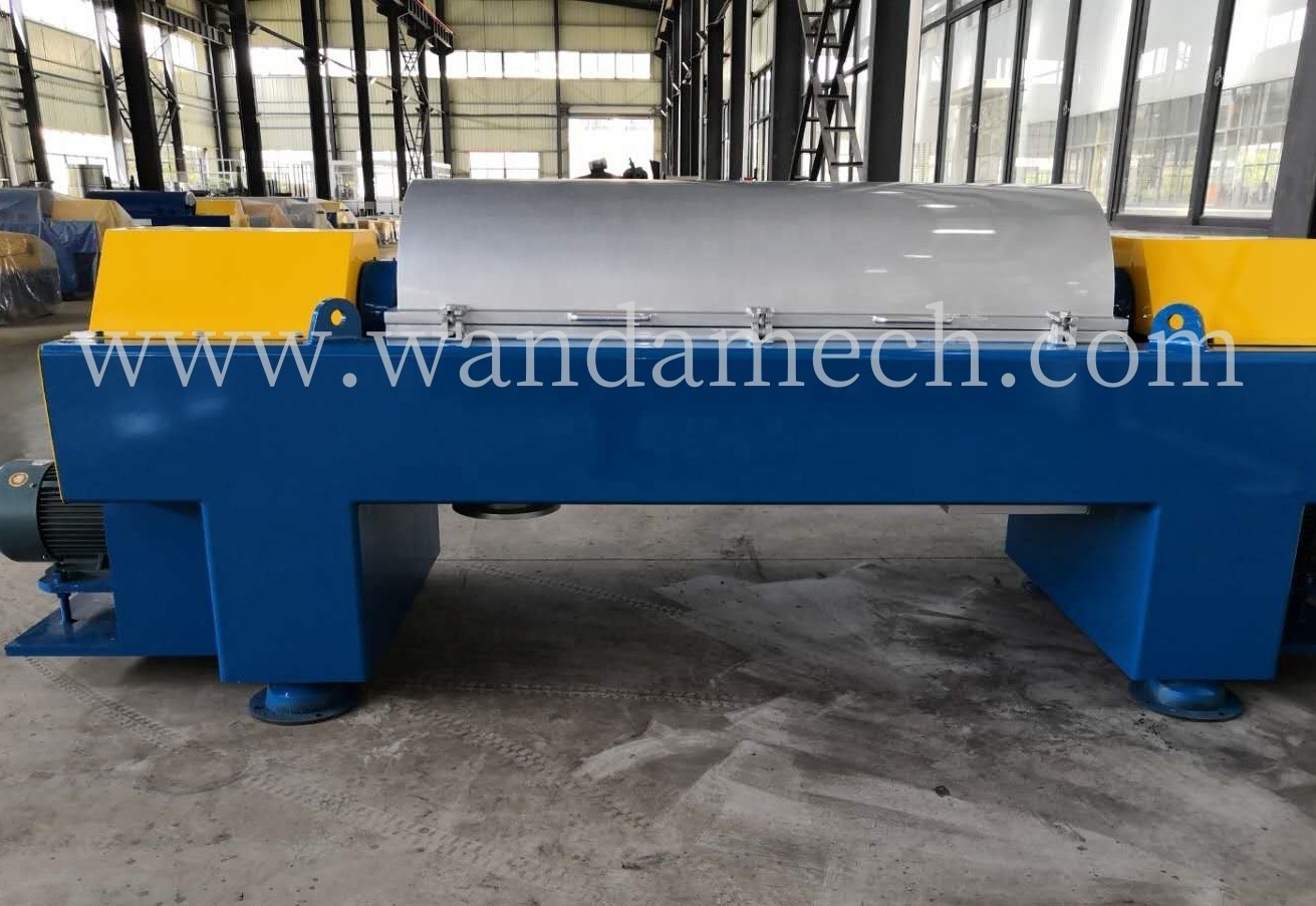 China Decanter Centrifuge Continuous Flow Horizontal Decanter Centrifuge for Sludge Dewatering