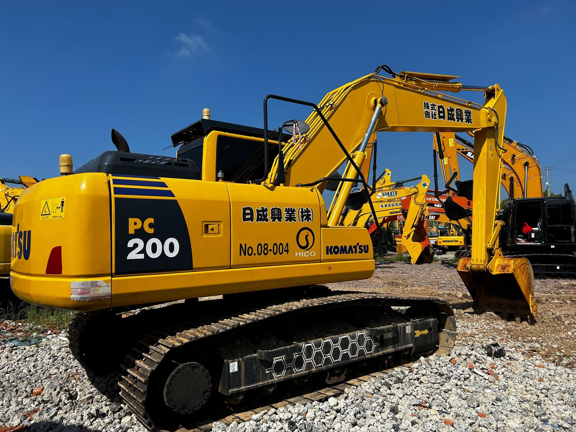 Original Komatsu pc200 Excavator/Japan Used 20 ton Komatsu 200 PC200-8  Excavator at Low Price Sale