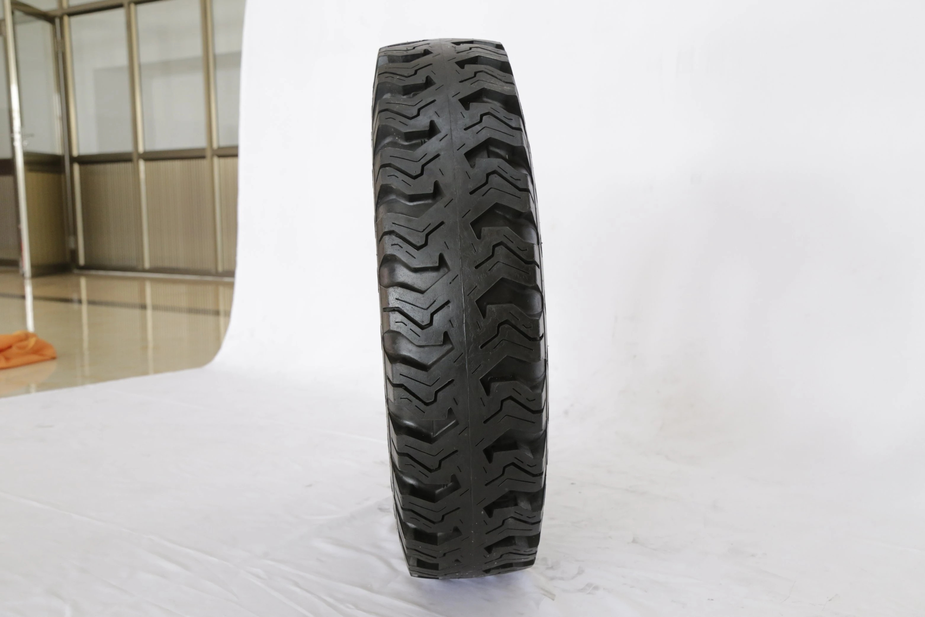 Size 7.00-16  Lug and Rib Pattern  TOP TRUST Brand CROSS PATTERN SH-158 Light Truck Tires 14PR with high quality