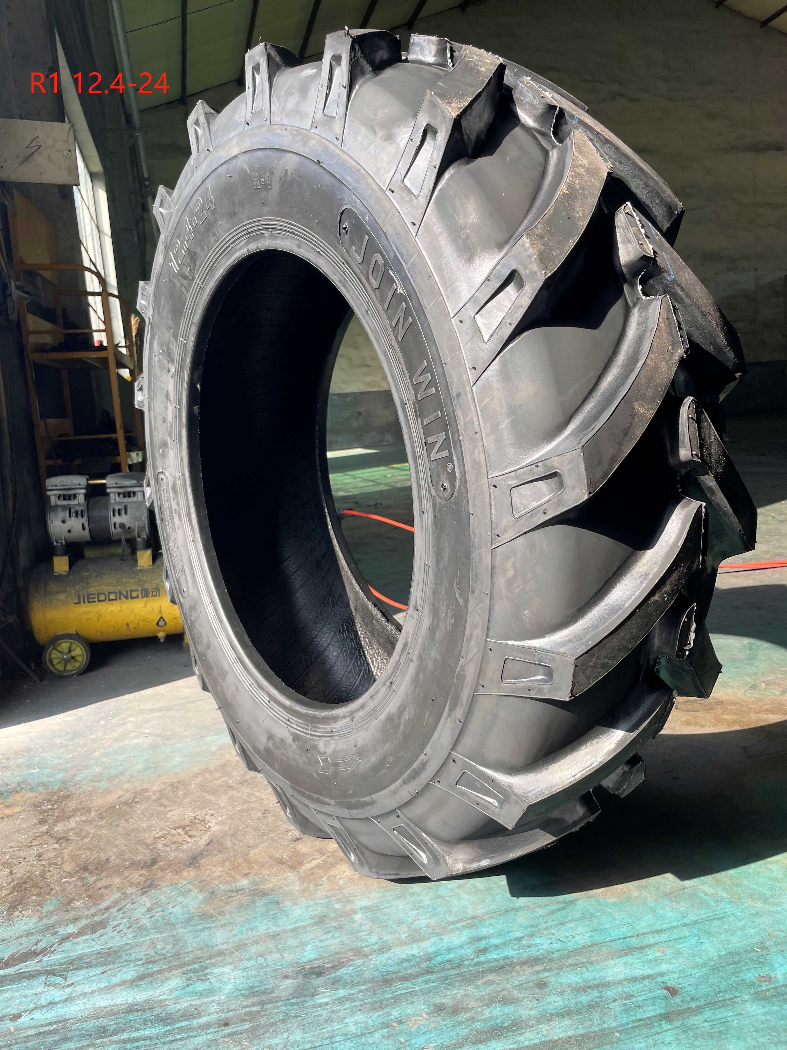 2022 Hot Sale Agricultural Tyres Front Tractor Tires R1 750 16 13.6 14.9 15.5 16.9 18.4