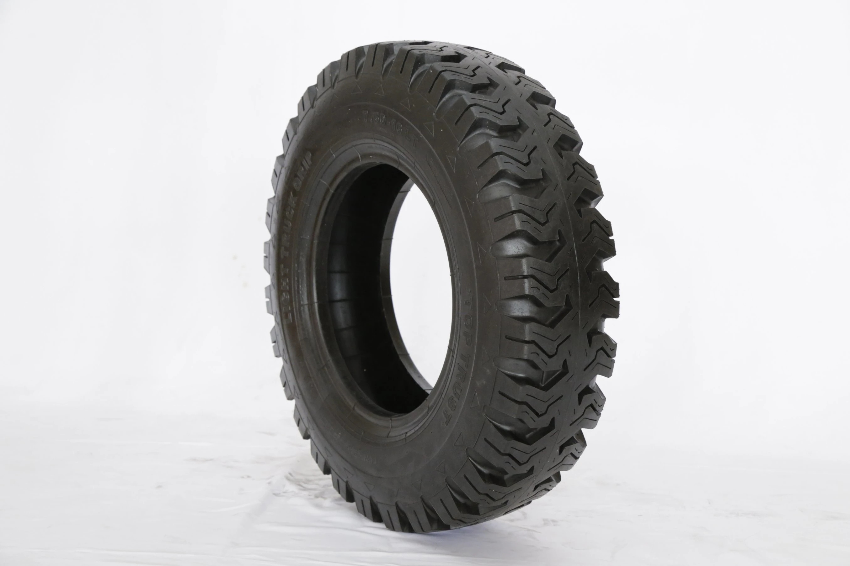 Size 7.00-16  Lug and Rib Pattern  TOP TRUST Brand CROSS PATTERN SH-158 Light Truck Tires 14PR with high quality