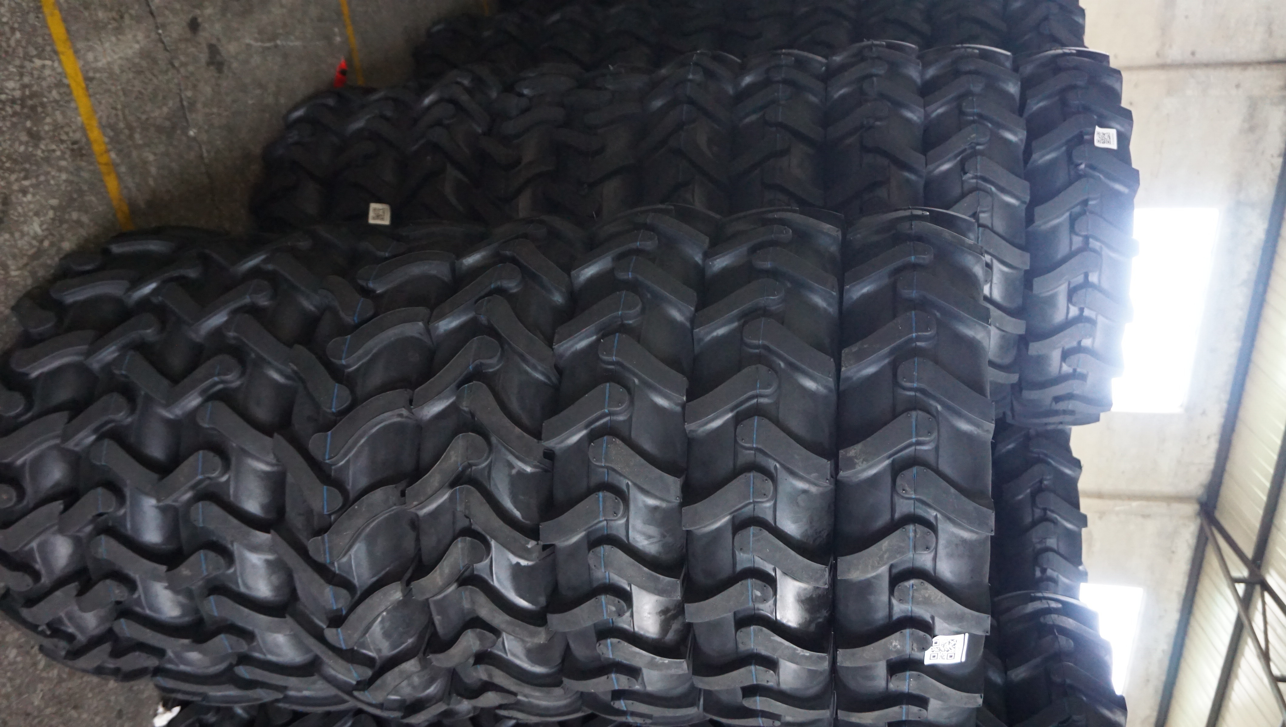 China factory R1 18.4 38 tractor tires for sale