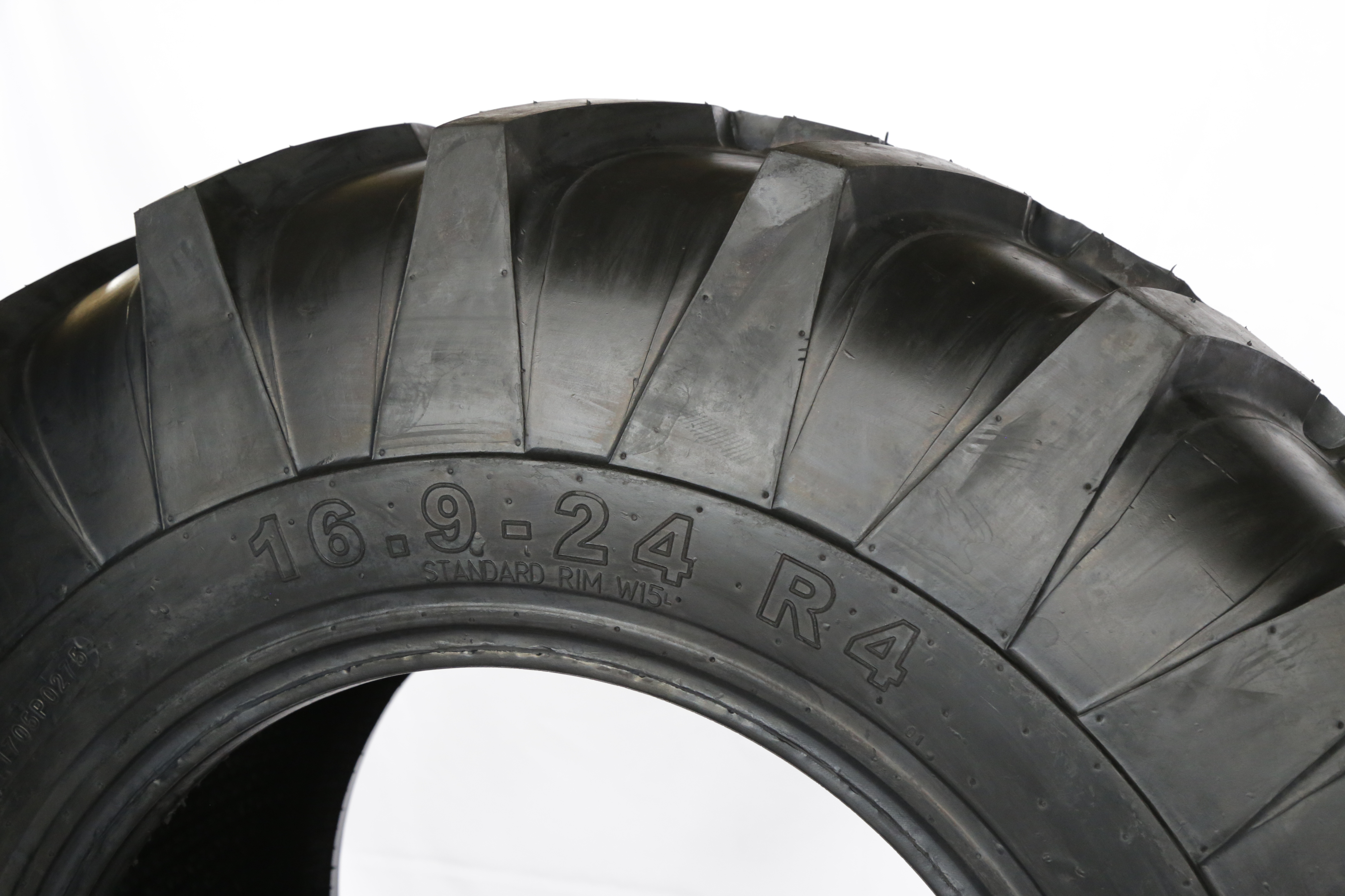 Implement tire 16.9-24 16.9-28  R4 backhoe industrial loader Tires