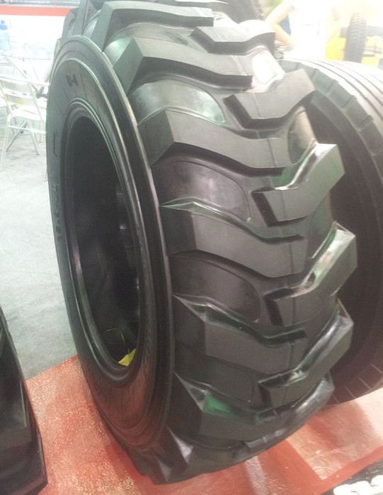 R4 Pattern Industrial Pneumatic Tire 16.9-28