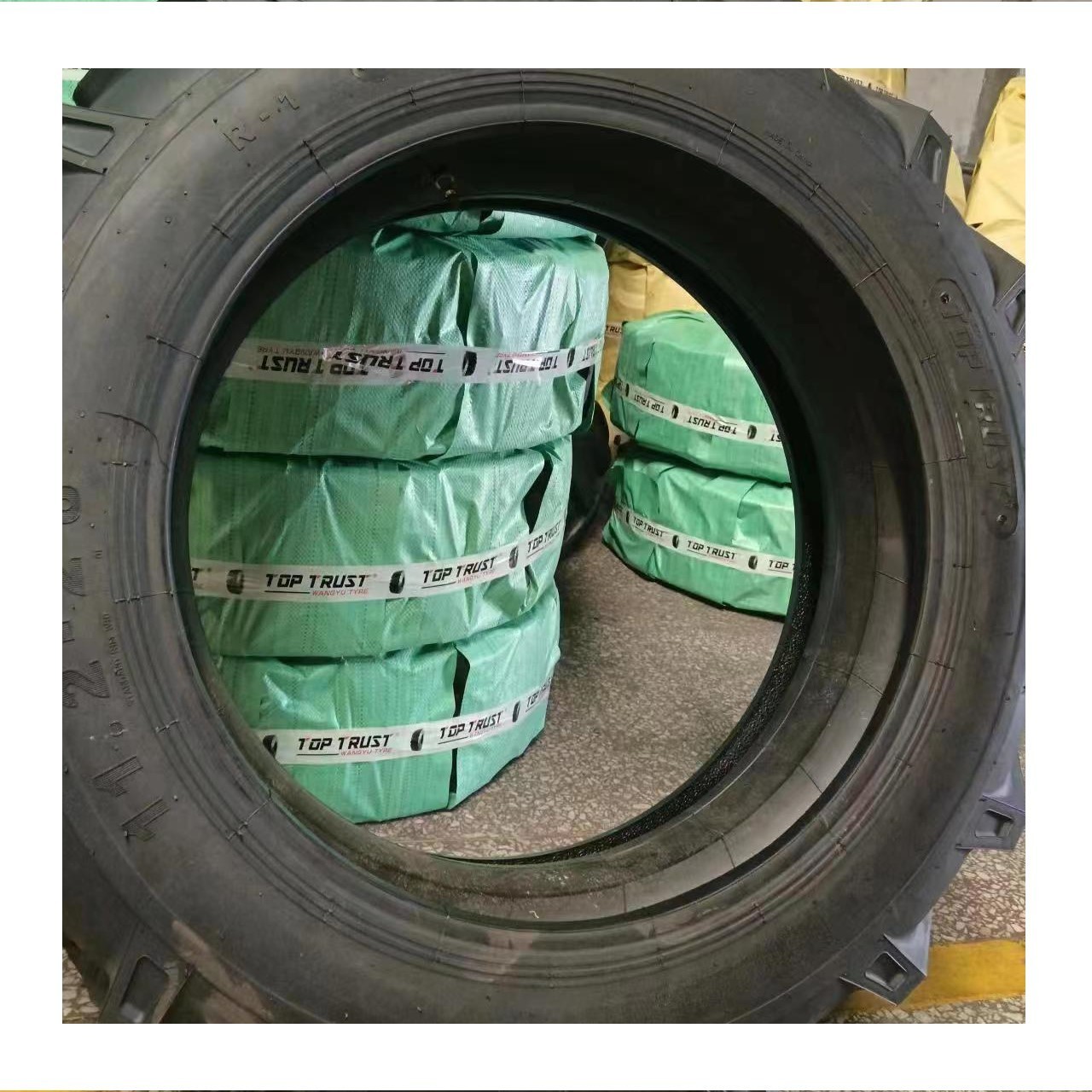 11.2 12.4 13.9 14.6 Tractor Tire with Inner Tube for Farming machinery