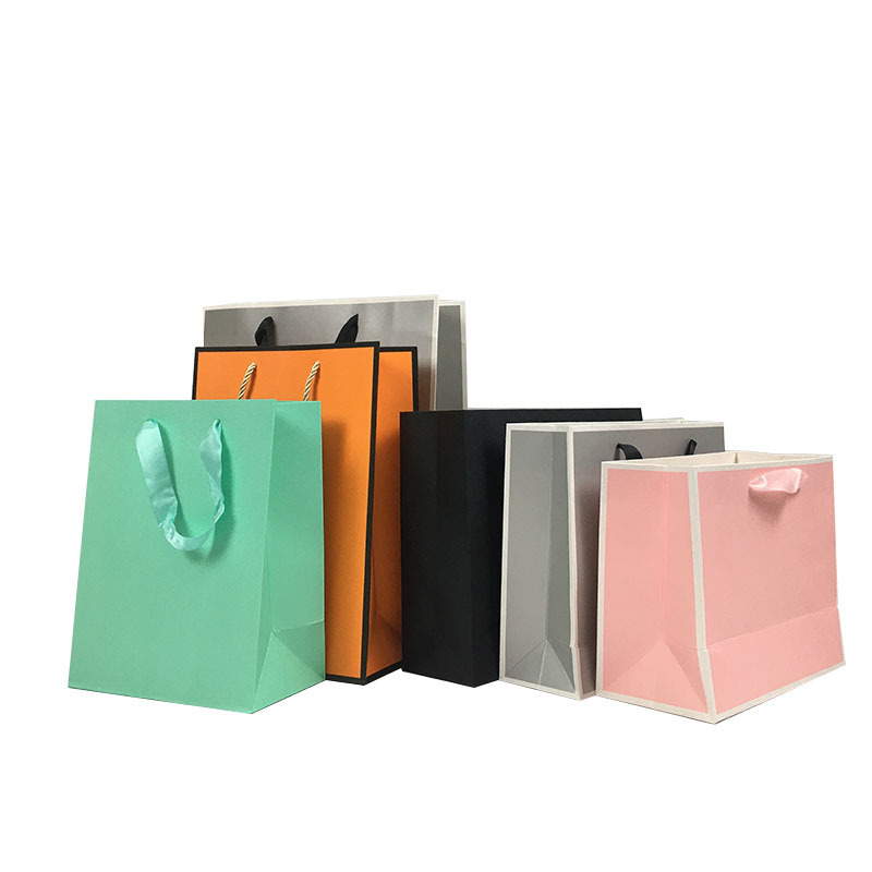 Recyclable custom logo printed paper bag package luxury shopping gift cardboard paper packaging bag with handle