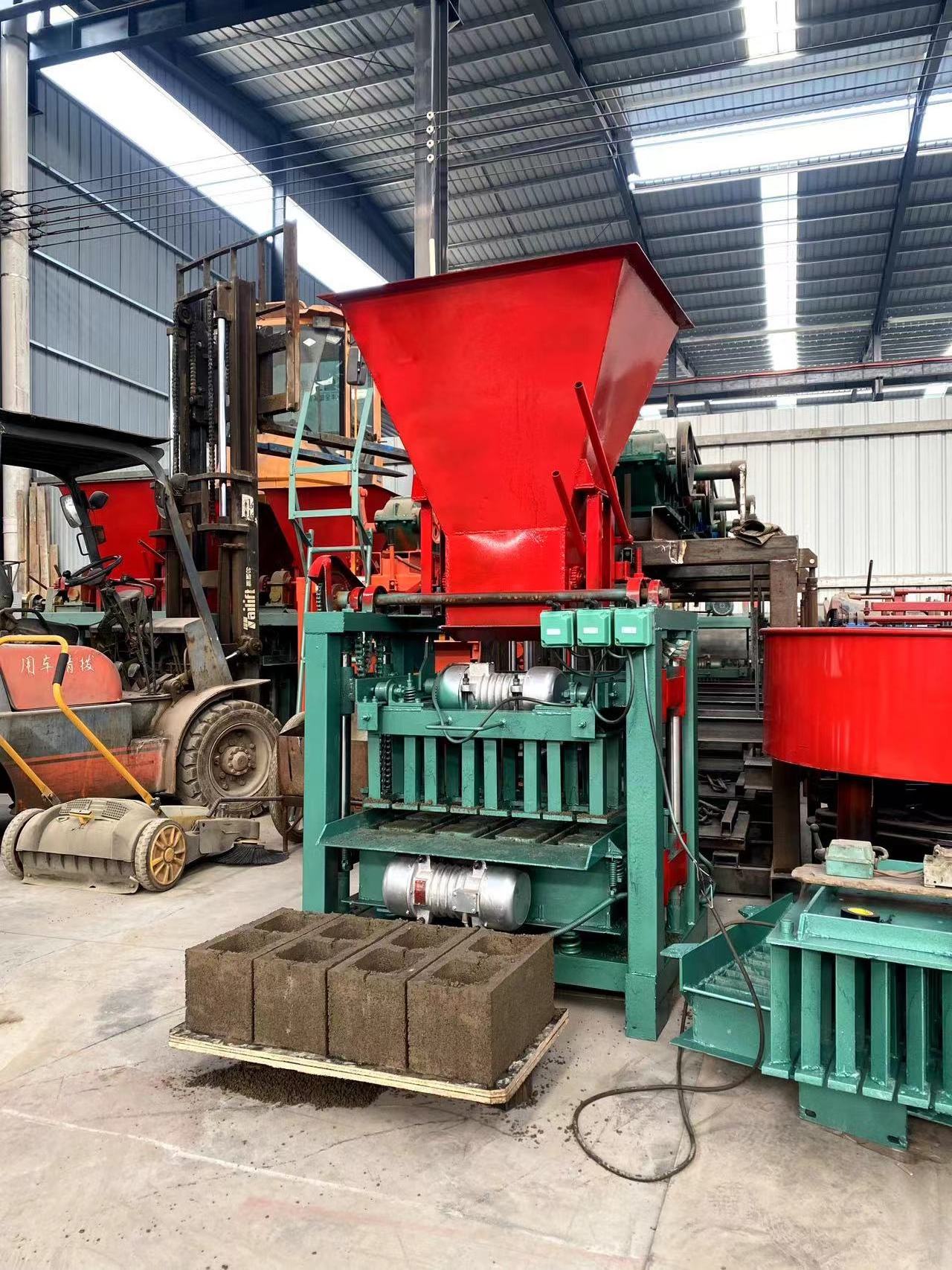 Electric Motor Chain Lifting Brick Making Machine with Hopper Hollow ...